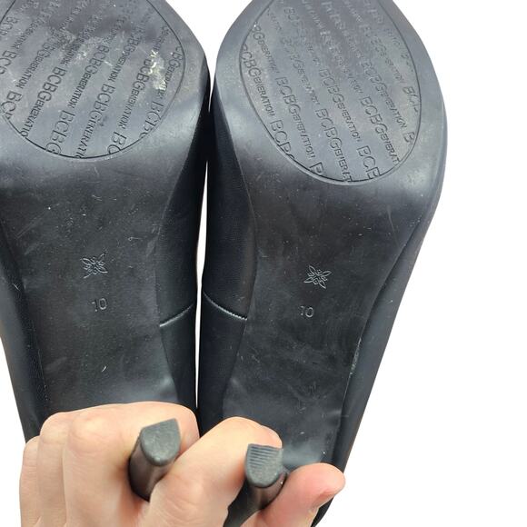 BCBGENERATION BLACK LEATHER PUMPS SIZE 10 - Like New - Picture 7 of 10